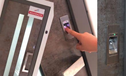 La porte d’entrée delt’alu avec serrure biométrique à reconnaissance digitale