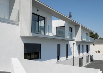 Menuiserie, portes, baies coulissantes alu construction maison neuve à Martigues